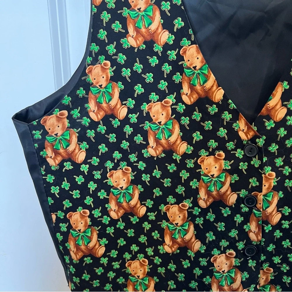 VNTG‎ 111 Main St. Patrick’s Day Shamrock Teddy Bear Vest